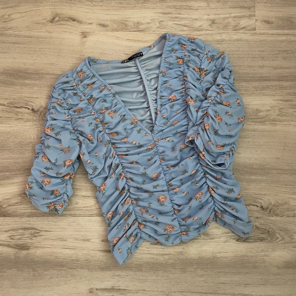 NWOT ZARA FLORAL RUCHED STRETCH TOP L
